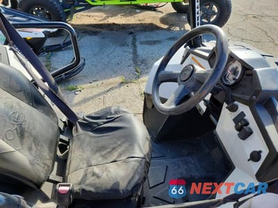 Piąte zdjęcie samochodu w środku: 2014 POLARIS SPORTSMAN VIN:4XABH33AHEA597576 - miniatura
