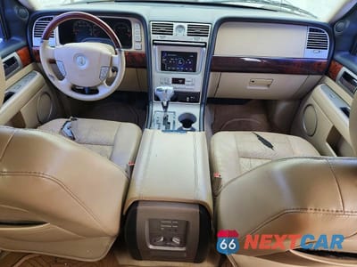 Zdjęcie 8 z 13 samochodu: 2005 LINCOLN NAVIGATOR VIN:5LMFU27575LJ13051 - miniatura