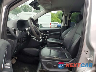Zdjęcie 7 z 13 samochodu: 2016 MERCEDES-BENZ METRIS VIN:WD4PG2EE4G3086454 - miniatura