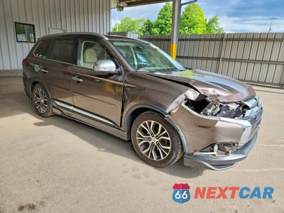 Czwarte zdjęcie samochodu z boku: 2016 MITSUBISHI OUTLANDER GT VIN:JA4JZ4AX5GZ037459 - miniatura