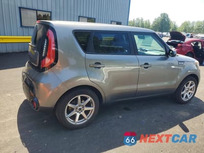 Trzecie zdjęcie samochodu z tyłu: 2016 KIA SOUL + VIN:KNDJP3A55G7323831 - miniatura