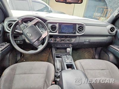 Zdjęcie 8 z 12 samochodu: 2017 TOYOTA TACOMA TRD SPORT VIN:3TMCZ5AN6HM046760 - miniatura