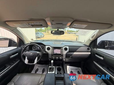 Zdjęcie 9 z 14 samochodu: 2015 TOYOTA TUNDRA SR5 VIN:5TFDW5F11FX433517 - miniatura
