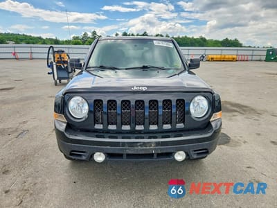 Piąte zdjęcie samochodu w środku: 2015 JEEP PATRIOT SPORT VIN:1C4NJRBB3FD411402 - miniatura