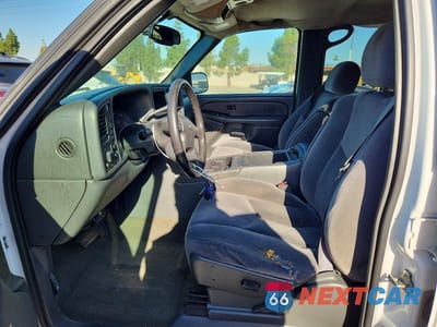 Zdjęcie 7 z 13 samochodu: 2004 GMC SIERRA VIN:1GTHK232X4F214597 - miniatura