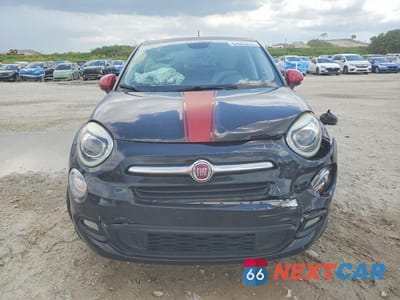 Piąte zdjęcie samochodu w środku: 2017 FIAT 500X LOUNGE VIN:ZFBCFXDB1HP581899 - miniatura