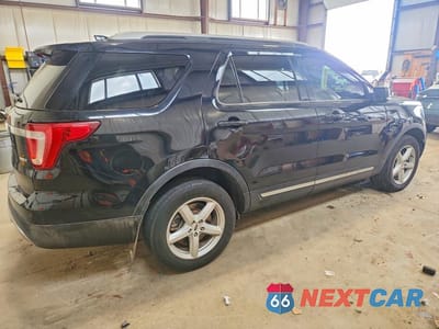 Trzecie zdjęcie samochodu z tyłu: 2017 FORD EXPLORER XLT VIN:1FM5K8DH2HGD71738 - miniatura
