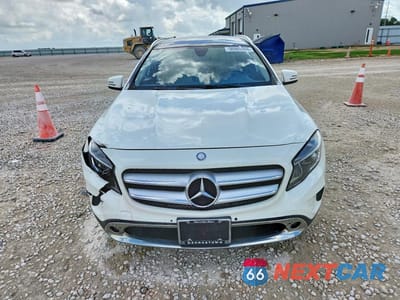 Piąte zdjęcie samochodu w środku: 2017 MERCEDES-BENZ GLA 250 4MATIC VIN:WDCTG4GB3HJ346079 - miniatura