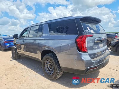 Drugie zdjęcie samochodu z przodu: 2021 GMC YUKON XL K1500 AT4 VIN:1GKS2HKDXMR445238 - miniatura