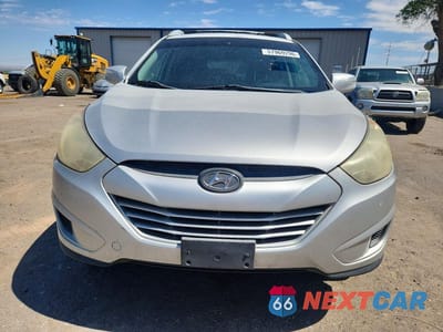 Piąte zdjęcie samochodu w środku: 2012 HYUNDAI TUCSON GLS VIN:KM8JU3AC2CU521684 - miniatura