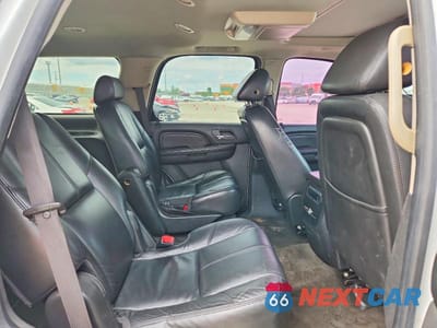 Zdjęcie 11 z 13 samochodu: 2007 GMC YUKON DENALI VIN:1GKFK63847J371115 - miniatura
