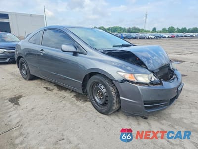 Czwarte zdjęcie samochodu z boku: 2010 HONDA CIVIC LX VIN:2HGFG1B63AH507910 - miniatura