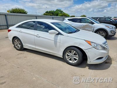 Czwarte zdjęcie samochodu z boku: 2013 HYUNDAI SONATA GLS VIN:5NPEB4AC6DH630436 - miniatura
