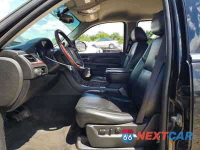 Zdjęcie 7 z 13 samochodu: 2012 CADILLAC ESCALADE VIN:1GYS4AEF0CR203075 - miniatura