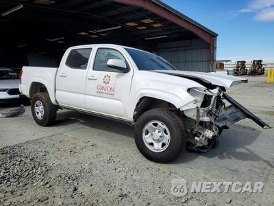 Czwarte zdjęcie samochodu z boku: 2019 TOYOTA TACOMA SR V6 VIN:3TMCZ5AN2KM197165 - miniatura