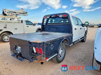 Trzecie zdjęcie samochodu z tyłu: 2022 FORD F350 SUPER DUTY VIN:1FT8W3BN2NEF25888 - miniatura