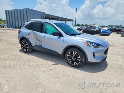 Czwarte zdjęcie samochodu z boku: 2022 FORD ESCAPE SE VIN:1FMCU0G65NUB68305 - miniatura