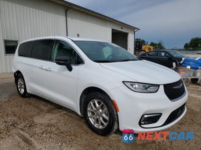 Czwarte zdjęcie samochodu z boku: 2024 CHRYSLER PACIFICA TOURING L VIN:2C4RC1BG9RR119666 - miniatura