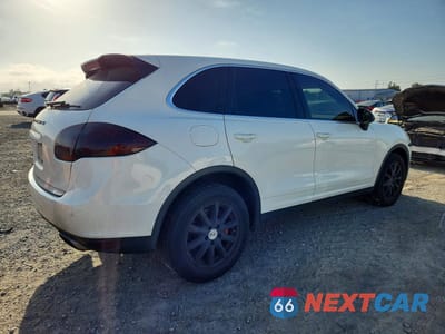 Trzecie zdjęcie samochodu z tyłu: 2011 PORSCHE CAYENNE VIN:WP1AA2A20BLA04353 - miniatura