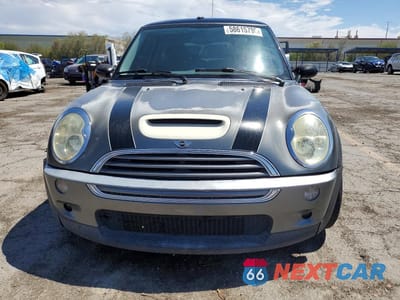 Piąte zdjęcie samochodu w środku: 2003 MINI COOPER S VIN:WMWRE33403TD71381 - miniatura