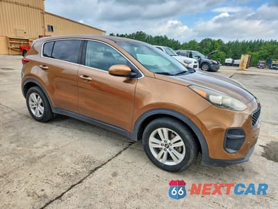 Czwarte zdjęcie samochodu z boku: 2018 KIA SPORTAGE LX VIN:KNDPM3AC7J7318672 - miniatura