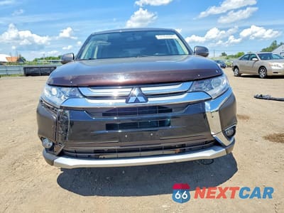 Piąte zdjęcie samochodu w środku: 2016 MITSUBISHI OUTLANDER SE VIN:JA4AZ3A30GZ055097 - miniatura