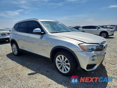 Czwarte zdjęcie samochodu z boku: 2017 BMW X3 SDRIVE28I VIN:5UXWZ7C38H0V89842 - miniatura