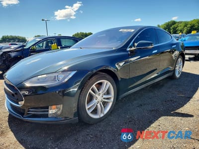 2013 TESLA MODEL S 5YJSA1DN5DFP09094 - główne zdjęcie licytacji z USA - miniatura