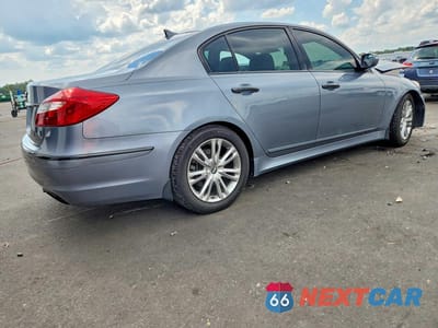 Trzecie zdjęcie samochodu z tyłu: 2013 HYUNDAI GENESIS 3.8L VIN:KMHGC4DD5DU255358 - miniatura