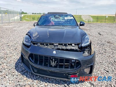 Piąte zdjęcie samochodu w środku: 2023 MASERATI GRECALE TROFEO VIN:ZN682CVT6P7427894 - miniatura