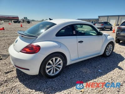 Trzecie zdjęcie samochodu z tyłu: 2017 VOLKSWAGEN BEETLE 1.8T VIN:3VWF17AT4HM625726 - miniatura