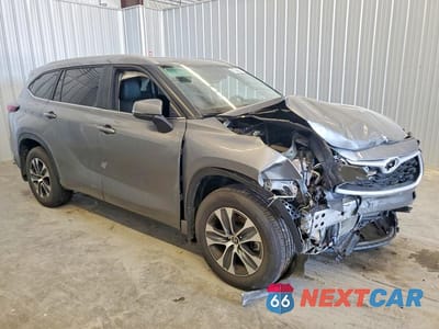 Czwarte zdjęcie samochodu z boku: 2026 TOYOTA HIGHLANDER XLE VIN:5TDKDRBH8TS600464 - miniatura