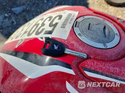 Zdjęcie 8 z 9 samochodu: 2019 HONDA CBR650 R VIN:MLHRH0110K5000249 - miniatura