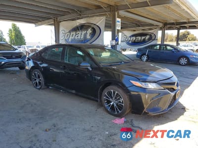 Czwarte zdjęcie samochodu z boku: 2020 TOYOTA CAMRY SE VIN:4T1G11AK7LU879233 - miniatura