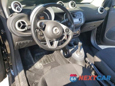 Zdjęcie 8 z 12 samochodu: 2016 SMART FORTWO VIN:WMEFJ5DA2GK056643 - miniatura