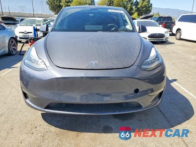 Piąte zdjęcie samochodu w środku: 2023 TESLA MODEL Y VIN:7SAYGDEE3PA122485 - miniatura