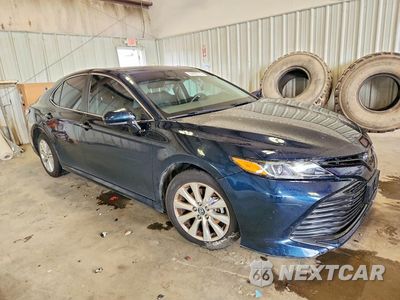 Czwarte zdjęcie samochodu z boku: 2019 TOYOTA CAMRY LE VIN:4T1B11HK7KU256841 - miniatura