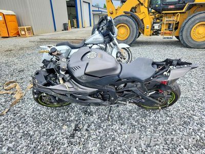 Trzecie zdjęcie samochodu z tyłu: 2018 YAMAHA YZFR6 VIN:JYARJ28E9JA003843 - miniatura