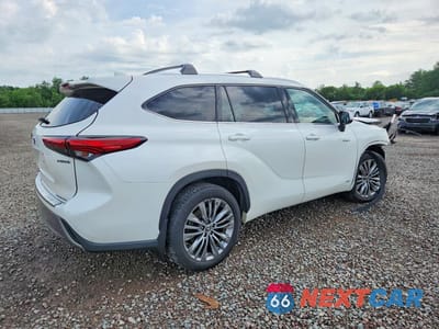 Trzecie zdjęcie samochodu z tyłu: 2020 TOYOTA HIGHLANDER HYBRID PLATINUM VIN:5TDEBRCH8LS005616 - miniatura
