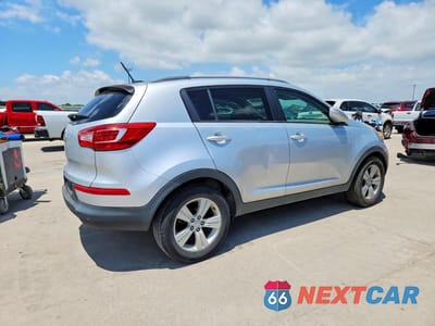 Trzecie zdjęcie samochodu z tyłu: 2012 KIA SPORTAGE LX VIN:KNDPB3A28C7261057 - miniatura