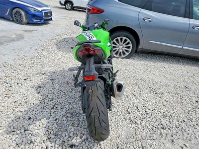 Czwarte zdjęcie samochodu z boku: 2026 KAWASAKI ZX636 K VIN:JKBZXJK13TA015725 - miniatura