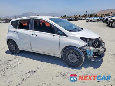 Czwarte zdjęcie samochodu z boku: 2015 NISSAN VERSA NOTE SV VIN:3N1CE2CP9FL419451 - miniatura