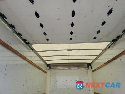 Zdjęcie 10 z 13 samochodu: 2023 GMC SAVANA BOX TRUCK VIN:7GZ37TC76PN005304 - miniatura