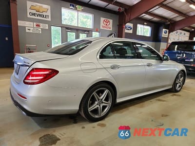 Trzecie zdjęcie samochodu z tyłu: 2017 MERCEDES-BENZ E 300 4MATIC VIN:WDDZF4KB8HA232885 - miniatura