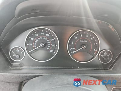 Zdjęcie 9 z 12 samochodu: 2017 BMW 330 XI VIN:WBA8D9G3XHNU61925 - miniatura