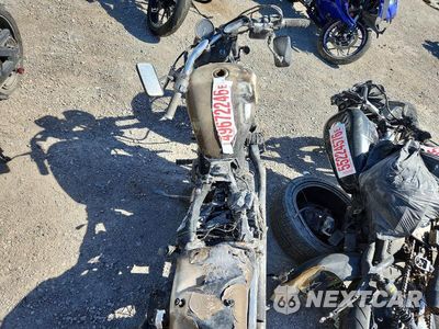 Zdjęcie 6 z 8 samochodu: 2005 HONDA VT600 CD VIN:JH2PC21315M602956 - miniatura
