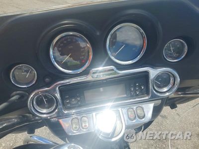 Zdjęcie 7 z 9 samochodu: 2010 HARLEY-DAVIDSON FLHTCU VIN:1HD1FC417AB612143 - miniatura