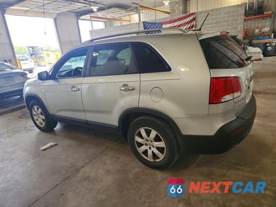 Drugie zdjęcie samochodu z przodu: 2013 KIA SORENTO LX VIN:5XYKT3A6XDG379903 - miniatura