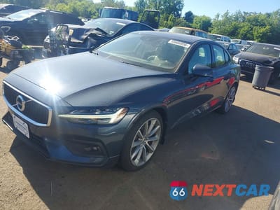 2021 VOLVO S60 T6 MOMENTUM 7JRA22TKXMG080302 - główne zdjęcie licytacji z USA - miniatura