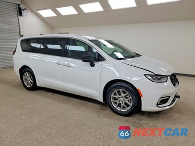 Czwarte zdjęcie samochodu z boku: 2026 CHRYSLER PACIFICA SELECT VIN:2C4RC1BG9TR180104 - miniatura